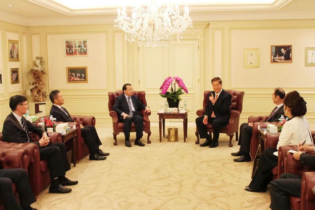 上海市市長(cháng)龔正率代表團訪(fǎng)問(wèn)印尼，與金光集團董事長(cháng)兼總裁黃志源親切交流