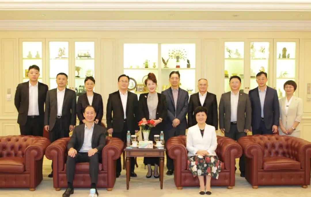 廣西壯族自治區常務(wù)副主席蔡麗新訪(fǎng)問(wèn)金光集團雅加達總部
